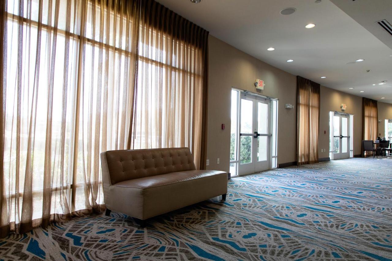 Holiday Inn Hotel & Suites Northwest San Antonio By Ihg Ngoại thất bức ảnh